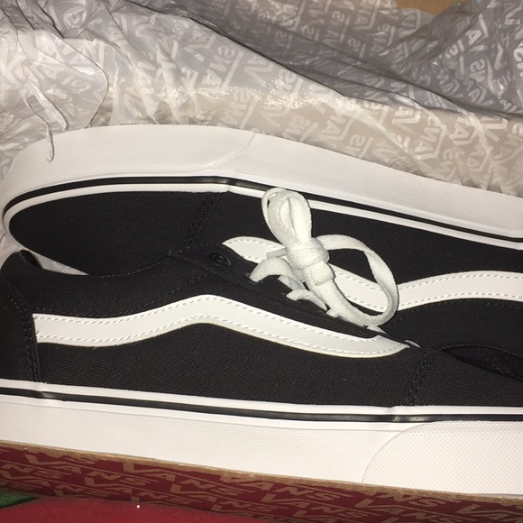 Brand New Vans - Picture 3 of 4